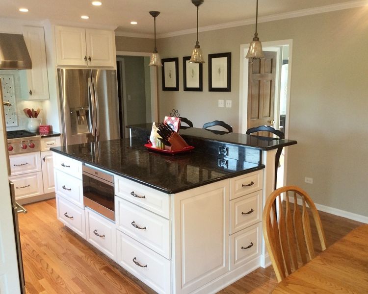 A Brilliant White Kitchen in Naperville
