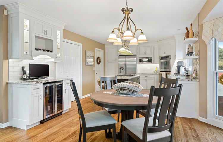 A Naperville Kitchen Remodel Combines Old and New Beautifully