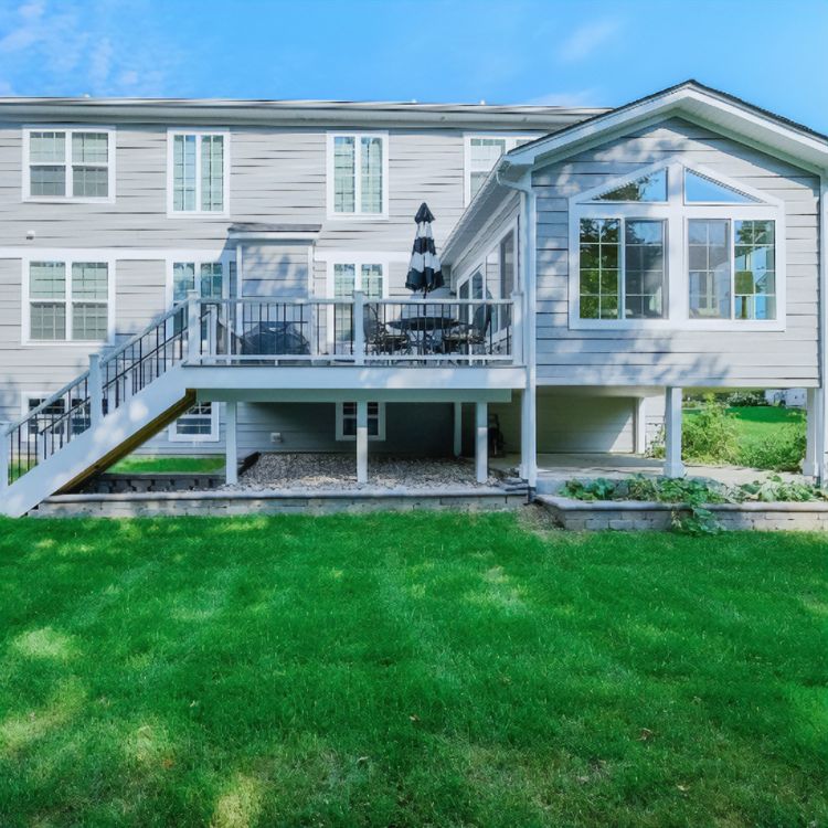 Stunning 3-Season Room in Naperville