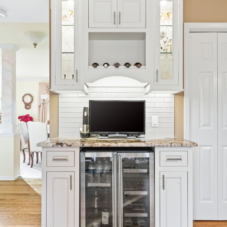 The Benefits of Under Cabinet Lighting in Kitchens