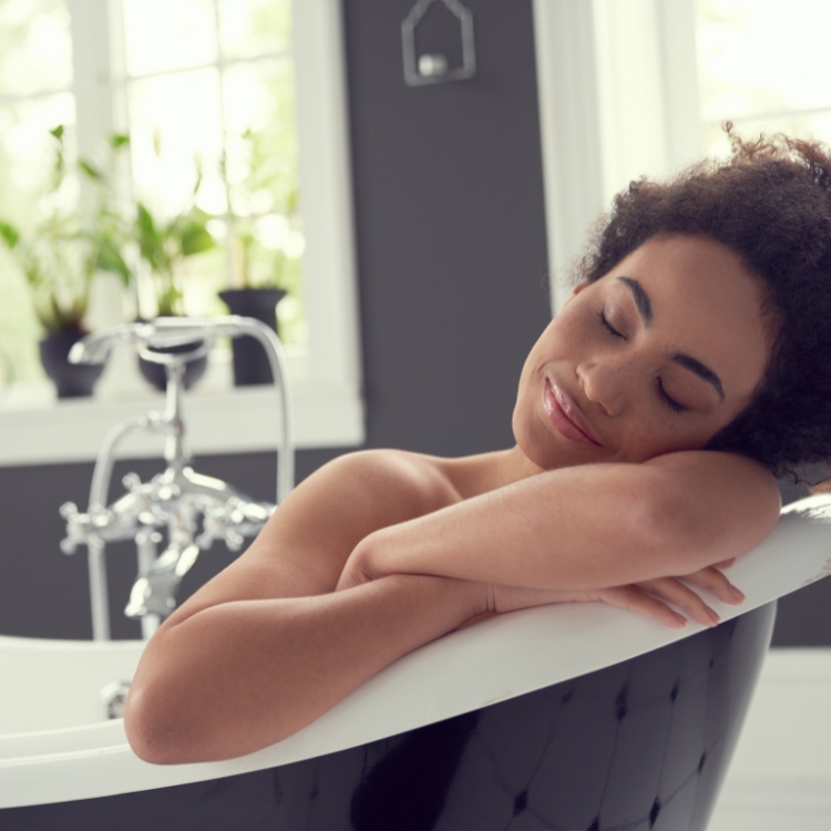 Relaxing spa bath tub