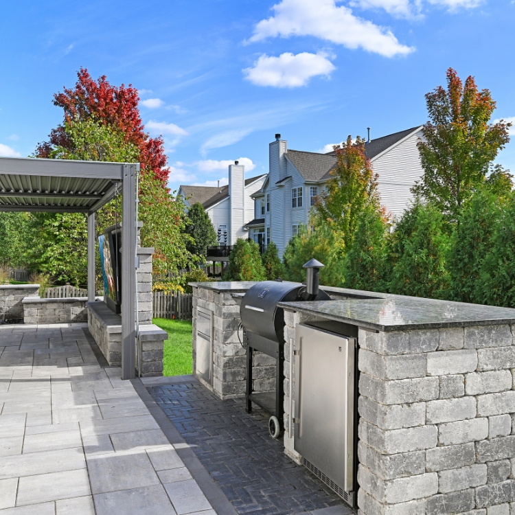 outdoor kitchen